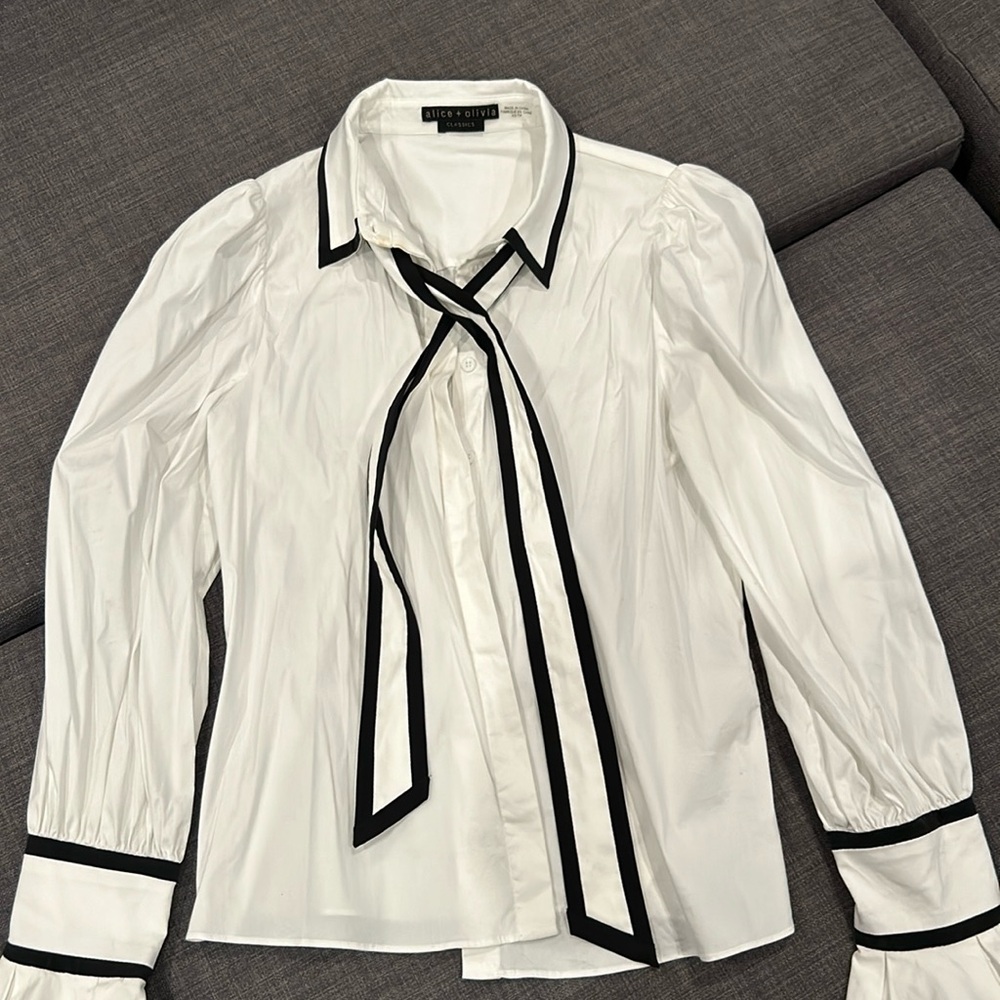 Alice & Olivia Sharen Bow Tie Blouse size XS